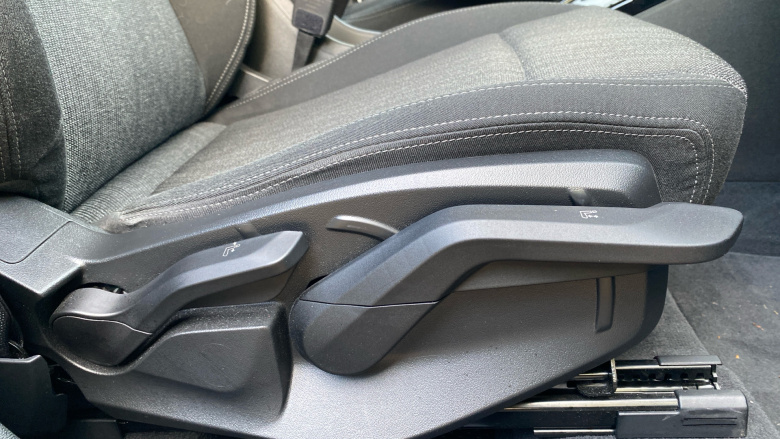 BMW 2 Series 220i MHT Sport 5dr DCT Petrol Hatchback